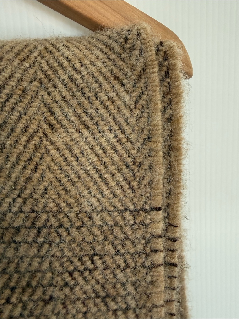 MCNUTT OF DONEGAL Neutral Tweed Throw - Picture 3 of 9